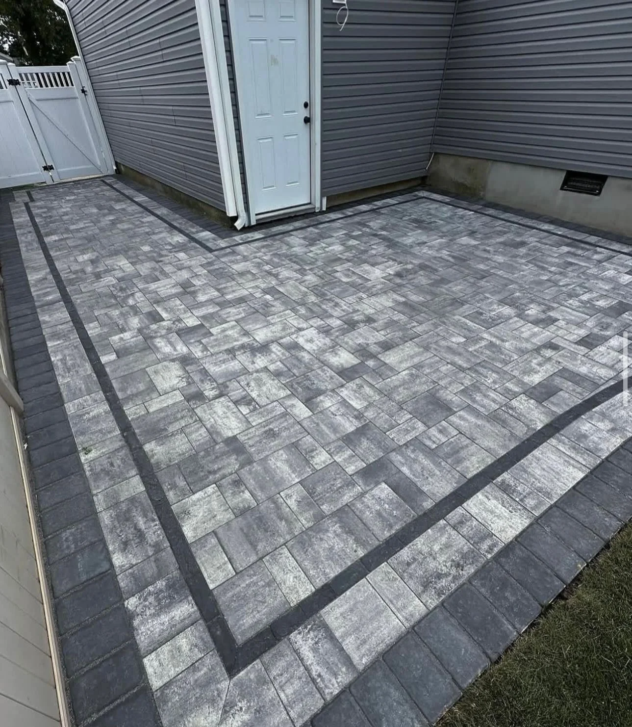 Patio paving detail — Moncada project gallery